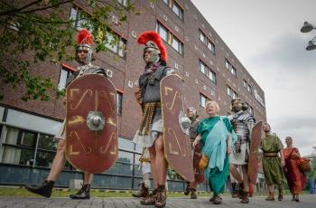 Romeinen bezoeken ziekenhuis 