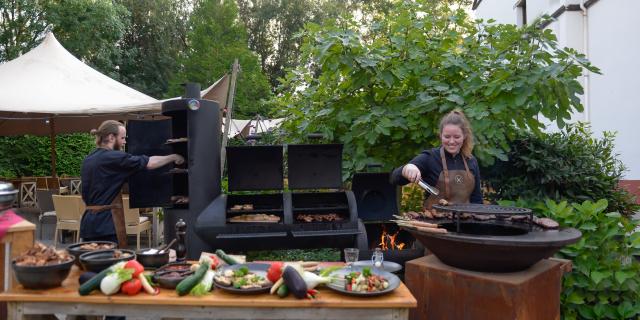 barbeque met Laura voor website.jpg